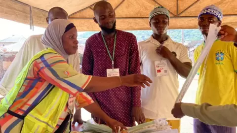 Ruling APC Wins Imo and Kogi States Governorship Elections Mediaage NG Abuja, Nigeria - Mediaage NG News - Ruling All Progressive Congress (APC) has won the governorship elections in two states, despite reports of low turnout, violence and rigging.