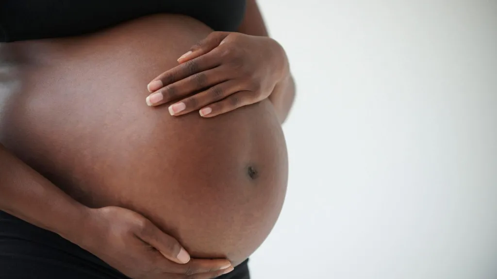 Nigeria Promises Free C-Sections for 'Poor Vulnerable' Women Mediaage NG Free emergency Caesarean sections will be made available to "poor and vulnerable" women in an ambitious plan to bring down the high number of mothers dying in childbirth, according to the Nigerian government.
