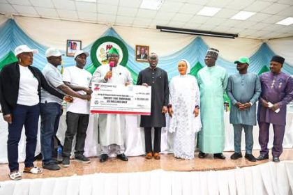 World Bank, Nigeria Disburses Funds to Plateau Communities to Boost Climate Resilience and Agricultural Yields Mediaage NG The World Bank and the Nigerian government has began the disbursement of funds to 140 communities across the 17 Local Government Areas (LGAs) of Plateau State to help tackle climate change and boost agricultural yields.