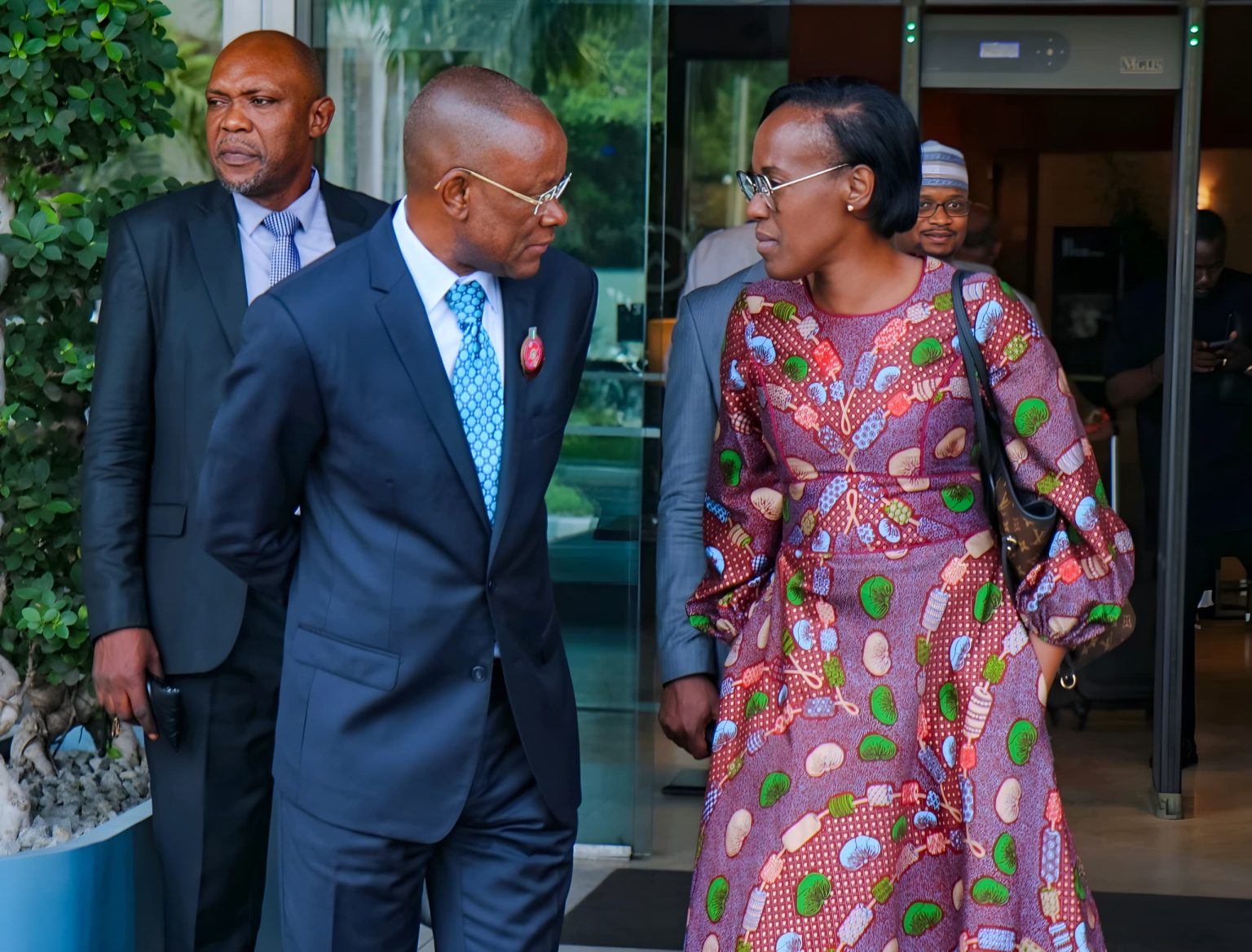 Minister of State, for Industry, Trade and Investment Commends Nigeria, Benin Bilateral Relations Mediaage NG The Nigerian Minister of State, Industry, Trade and Investment, Senator John Owan Enoh last Tuesday met with the Minister of Commerce and Industry, Benin Republic to inspect Savé Sugar Company, a joint venture between the two countries.