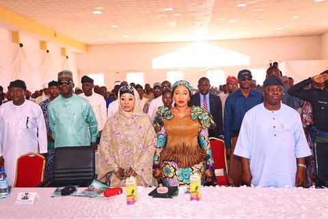 Taraba State ACReSAL Day: Gov. Agbu Kefas Unveils Climate-Smart Initiatives, Empowers Taraba Farmers Mediaage NG Taraba State took a significant leap towards a sustainable future yesterday as Governor Dr. Agbu Kefas launched three groundbreaking initiatives under the Agro-Climatic Resilience in Semi-Arid Landscapes (ACReSAL) project.