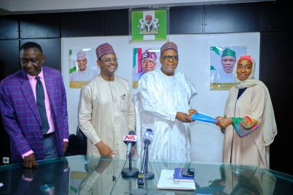 National Hospital, Private Institutions Sign MoU to Boost Healthcare Workforce Mediaage NG Capacity of healthcare workers in Nigeria looks set to be enhanced, as the government provided the groundwork for the signing of an MoU between the country's National Hospital and four private institutions.