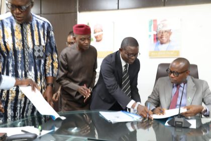 Nigeria Reaffirms Intent On Strengthening Its Health Sector's Workforce Mediaage NG Nigeria showed its commitment to strengthening the country's health workforce, through strategic public and private partnerships, by signing a tripartite Memorandum of Understanding (MoU) with the Achievers University,and the Federal Medical Centre (FMC), all situated in Owo, Ondo State.