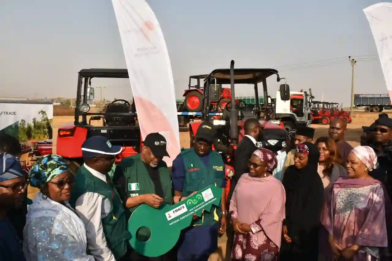 Mechanisation Push: Nigeria Rolls Out 2,000 Tractors to Drive Food Mediaage NG The Nigerian government has officially launched the deployment of 2,000 tractors, over 9,000 implements, and spare parts under the Renewed Hope National Agricultural Mechanization Programme to boost food production, improve farmers’ incomes, and achieve national food sovereignty.