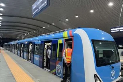 The Lagos Train Making Commuting 'Stress-Free' Mediaage NG Abuja, Nigeria - Mediaage NG News - Judging by the crowds cramming on to the trains at rush-hour, Lagos's new light rail service - linking the island to the mainland - is a big hit.