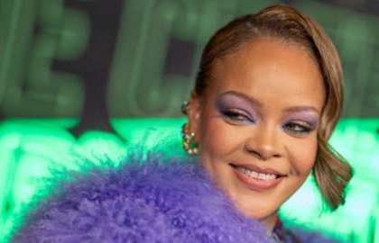 Rihanna Says Davido's "Unavailable" Is Best Song Of 2023 Mediaage NG Rihanna in a clip seen on Complex Magazine said she's had Unavailable "on repeat", calling it the best track of the year.