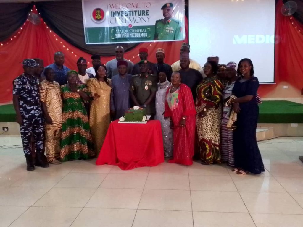 Nigerian Army Decorates New Major-Generals Mediaage NG ABUJA, Nigeria - Mediaage NG News - The Nigerian Army on Thursday decorated newly promoted senior officers with the rank of Major General. It had on 21 December, approved the promotion of 47 Brigadier-Generals to the new rank of Major General.