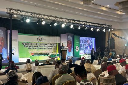 House of Reps Holds National Discourse On Security Challenges,Good Governance At Local Government Level Mediaage NG Nigeria practices a federal system of government with responsibilities, powers and resources shared among the federal, states and local governments. Some analysts have likened governance structure in the country as a pyramid with the local governments at the base, states in the middle and the federal government at the pyramid.