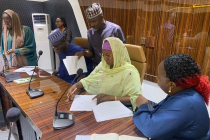 ACReSAL Project: FG Partners SFCG For Sustainable Peace Mediaage NG The Nigerian government has reaffirmed its commitment to achieving sustainable peace in the northern region of the country through intensified peacebuilding and conflict resolution efforts. This was revealed during a contract signing ceremony between the Federal Government, through the ACReSAL Project, and Search for Common Ground (SFCG) in Abuja on Thursday, June 27, 2024.