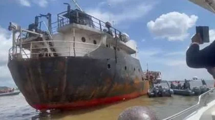 Stolen 800,000 Litres of Crude Oil Intercepted By NNPC Mediaage NG Nigeria, Abuja, 11 July (Mediaage NG) - State-owned oil company, the Nigerian National Petroleum Corporation (NNPC) said an oil tanker carrying 800,000 litres of stolen crude has been intercepted offshore,while heading to Cameroon.